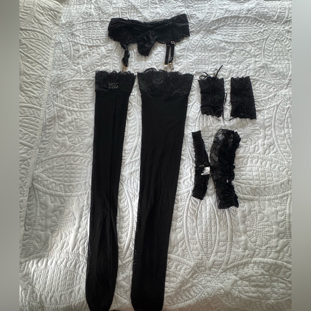 New !! Womens Sexy Black Lace Garter Belt size XS